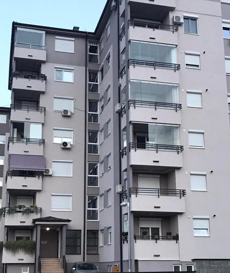 River Apartment ปาราชิน ภายนอก รูปภาพ